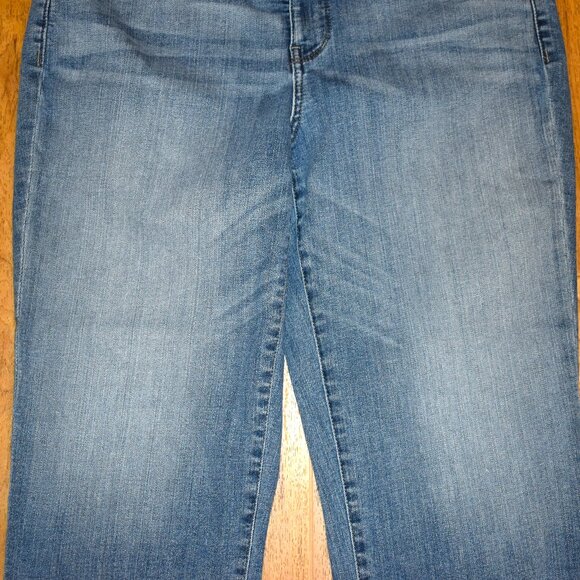 NYDJ Marilyn Straight Cuffed Denim Capris Sz 10 - Picture 4 of 10